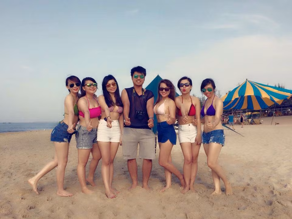 Hình thức cắm trại biển này thường xuất hiện ở nước ngoài nhưng nay đã có mặt tại Việt Nam và nó đang trở thành cơn sốt trong giới trẻ.