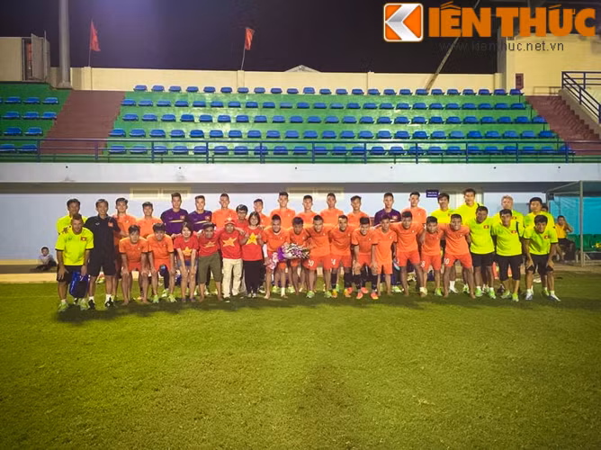 Theo đó, anh Hồ Hải Hoàng đã gửi lời chúc BLĐ cùng các cầu thủ U19 Việt Nam thi đấu hết mình, cống hiến và máu lửa để giúp cho các khán giả theo dõi giải U19 ĐNA có những giây phút tuyệt vời nhất.