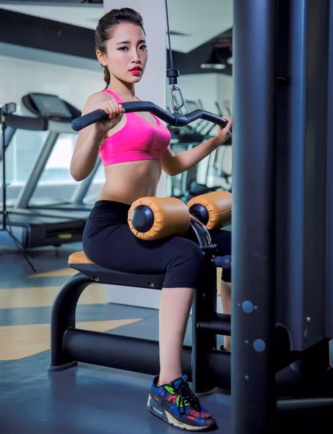 Trần Hải Yến sinh năm 1997, sinh viên năm nhất, khoa Kinh tế, Đại học Ngoại thương.