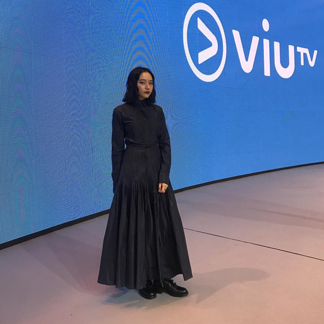 Hanna Chen vốn là sinh viên ngành Thiết kế Quảng cáo của Đại học Bách khoa Hong Kong. Sau 3 năm theo học, nữ sinh 9X này bỗng "bẻ lái" sang con đường nghệ thuật và trở nên nổi tiếng trong làng giải trí.