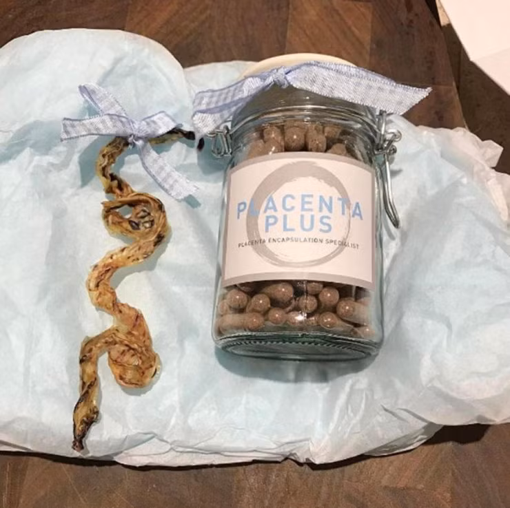 Hang loat ba me noi tieng tren the gioi an nhau thai sau khi sinh