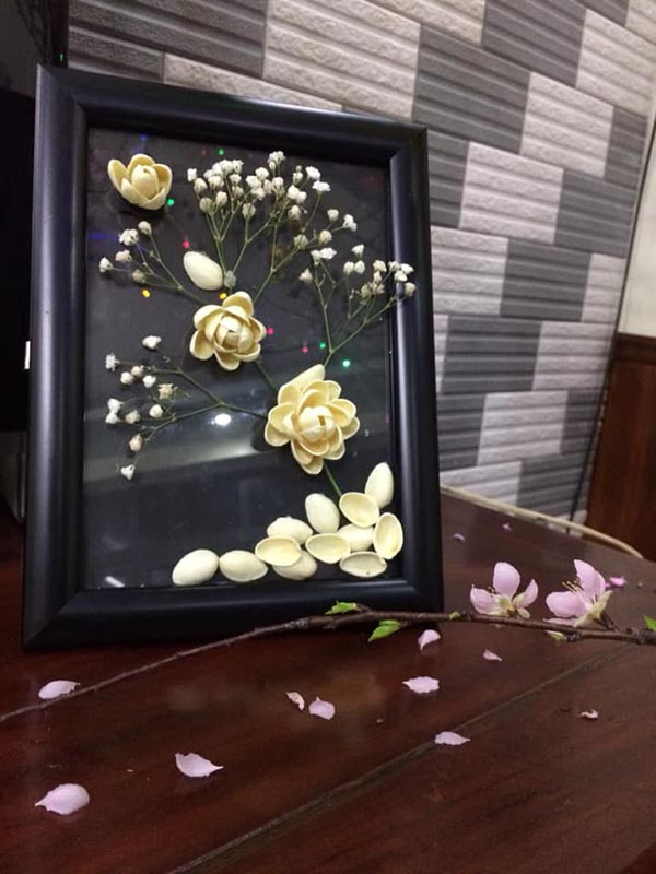 Nếu có gu thẩm mỹ tốt một chút, bạn hoàn toàn có thể tạo nên cả một bức tranh bằng vỏ hạt dẻ cười.