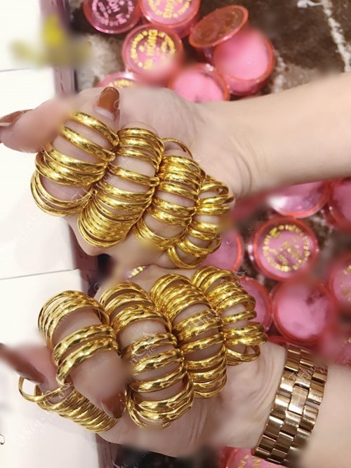 Hình ảnh khoe toàn vàng được N.H đăng tải trên trang cá nhân vừa qua.