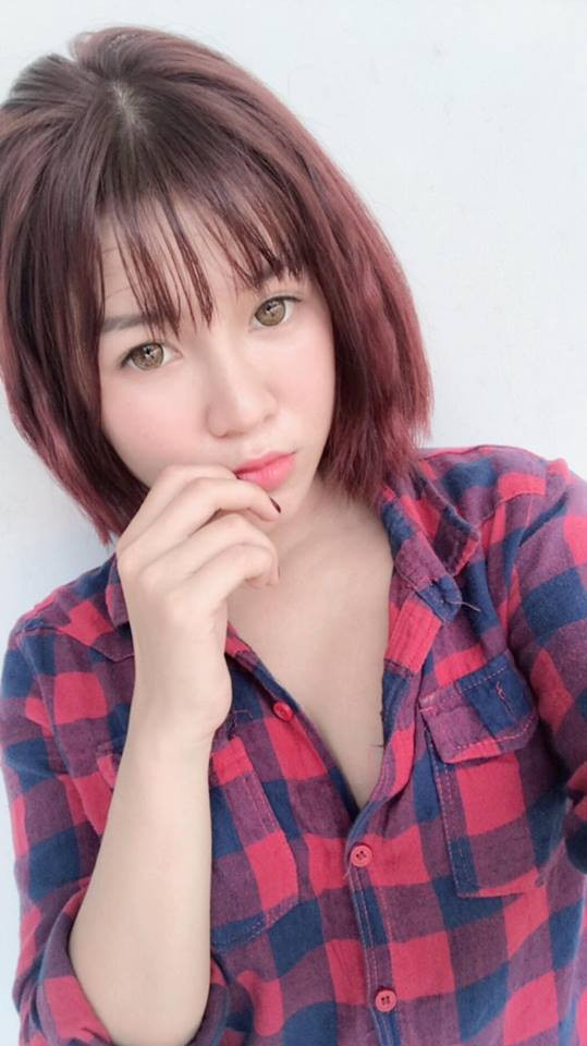 Mới đây nhất, dân mạng đang lan truyền hình ảnh của cô gái lạ được cho là bạn gái mới của chàng thủ thành Lâm Tây.