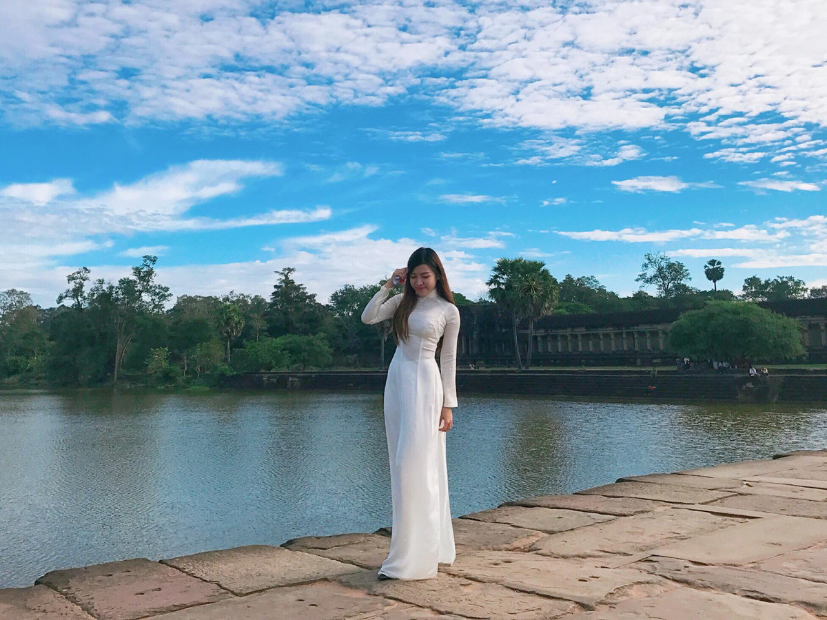 Yến Xuân sở hữu body nóng bỏng, gợi cảm, đặc biệt là vòng 3 quyến rũ. Trang Facebook cá nhân của cô hưởng đăng tải các bài tập gym, cũng như hình ảnh diện bikini khoe dáng và đã thu hút được hơn 40.000 lượt theo dõi.