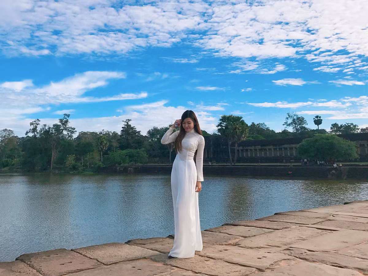 Yến Xuân sở hữu body nóng bỏng, gợi cảm, đặc biệt là vòng 3 quyến rũ. Trang Facebook cá nhân của cô hưởng đăng tải các bài tập gym, cũng như hình ảnh diện bikini khoe dáng và đã thu hút được hơn 40.000 lượt theo dõi.