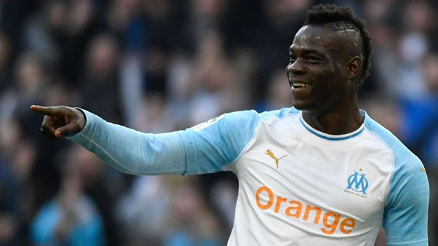 Olympique Marseille đã xác nhận sự ra đi của tiền đạo người Ý, Mario Balotelli. Dù ghi được 8 bàn thắng chỉ sau 15 trận ra sân cho đội bóng nước Pháp nhưng chừng đó là chưa đủ để thuyết phục CLB giữ lại anh.