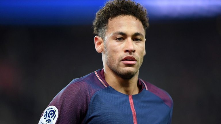 Theo Marca, Real Madrid không thể mua Neymar vào hè này trước sự cự tuyệt của PSG và chính tiền đạo Brazil cũng muốn ở lại Paris thêm ít nhất 1 năm nữa.