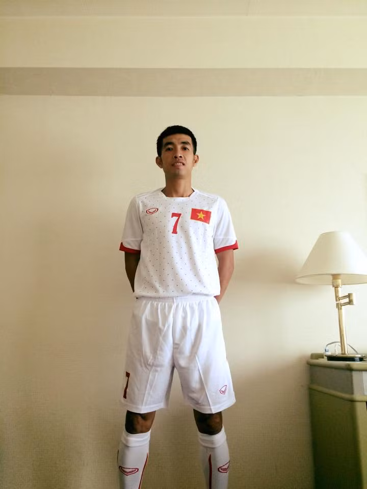 Ở cái tuổi 24, nhiều người nghĩ rằng anh không còn phù hợp với sân chơi đòi hỏi những tố chất đặc biệt của người chơi, nhưng với Trọng Luân thì khác dường như anh sinh ra là để dành cho Futsal.