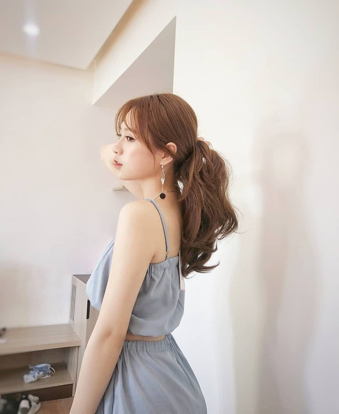 Nhận thức được việc kiếm tiền thực sự không hề dễ dàng 1 chút nào hết, nên thay vì bữa ăn mấy triệu hay cái túi thì Phương Anh chọn cách dùng số tiền đó để đầu tư dạo. Ngay từ học kì 2 lớp 10, Phương Anh đã cố gắng tự lập, không bắt bố mẹ phải chu cấp bất kì khoản nào ngoại trừ tiền học.