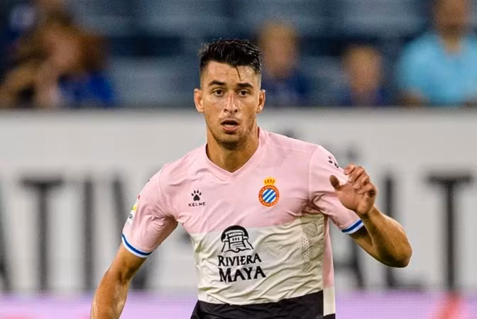 Với Bayern, sau khi chi hơn 100 triệu euro, họ cảm thấy mức phí trên dành cho Roca là quá đắt vào thời điểm hiện tại. Do đó, thương vụ này đang bị trì hoãn vô thời hạn.