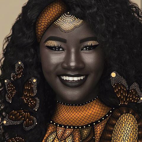 Nhiều người đã rất kinh ngạc trước làn da tự nhiên độc đáo của cô.