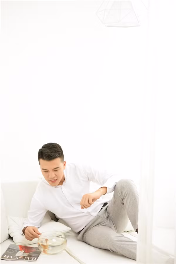 Cũng theo chia sẻ của Cao Duy, ngay từ khi còn là sinh viên, anh đã muốn theo ngành thẩm mỹ vì anh có sở thích làm đẹp cho mọi người. Đến khi ra trường, khi thực hiện những ca phẫu thuật đầu tiên, chứng kiến sự vui mừng của phái đẹp sau khi được thay đổi diện mạo, anh càng quyết tâm hơn với con đường mà mình đã chọn.