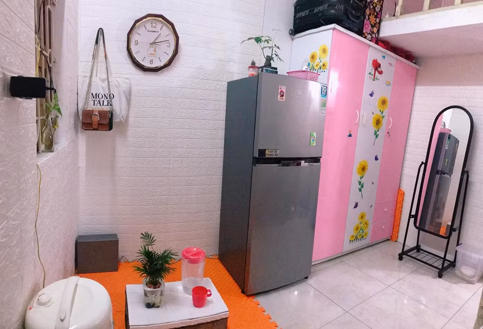 Sau khi bài đăng của Minh Phượng được chia sẻ, đông đảo dân mạng cũng hào hứng "khoe chiến tích" của mình trong công cuộc trang hoàng phòng trọ.