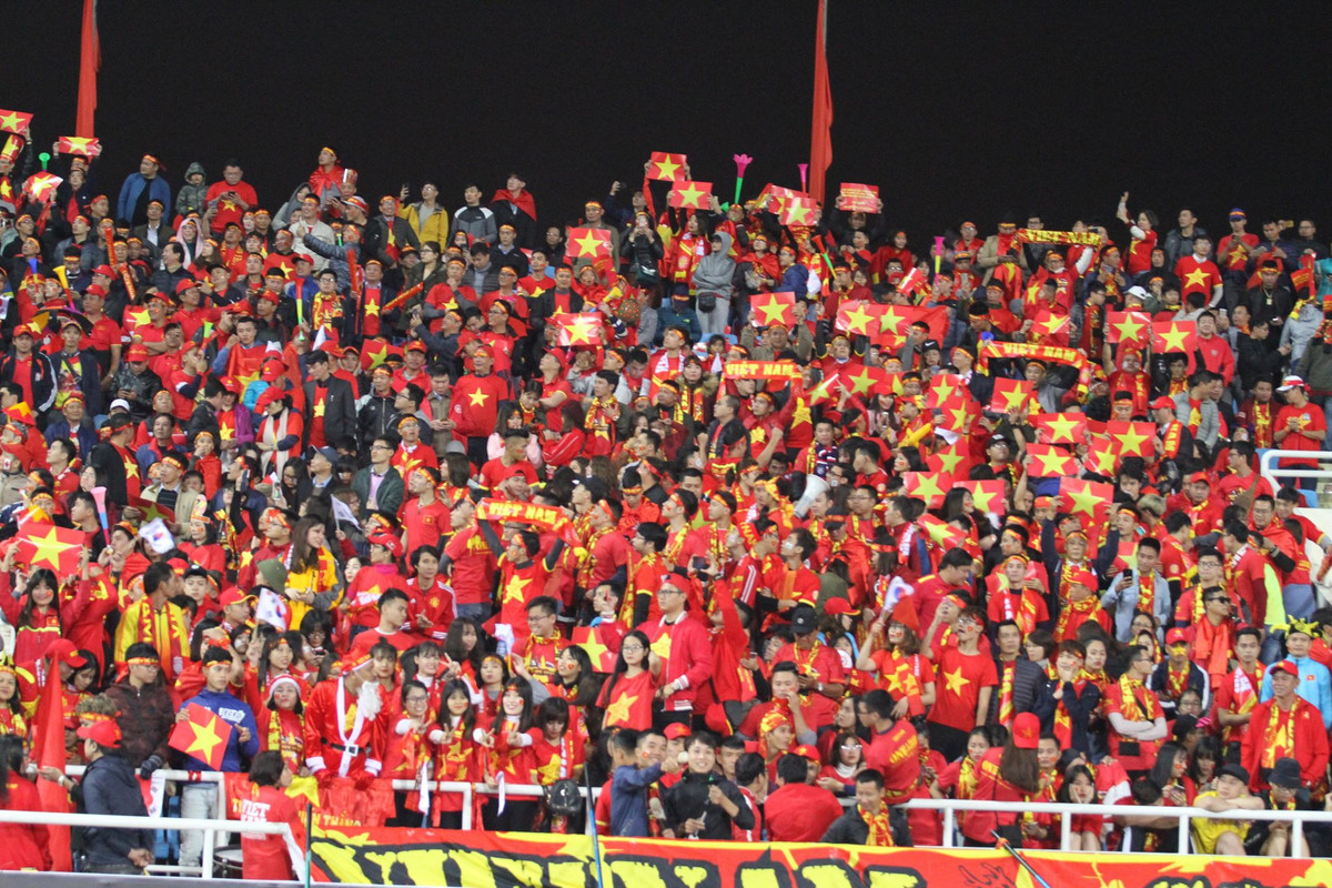 Gianh thang loi chung cuoc 3-2, DT Viet Nam gianh chuc vo dich AFF Cup 2018-Hinh-10