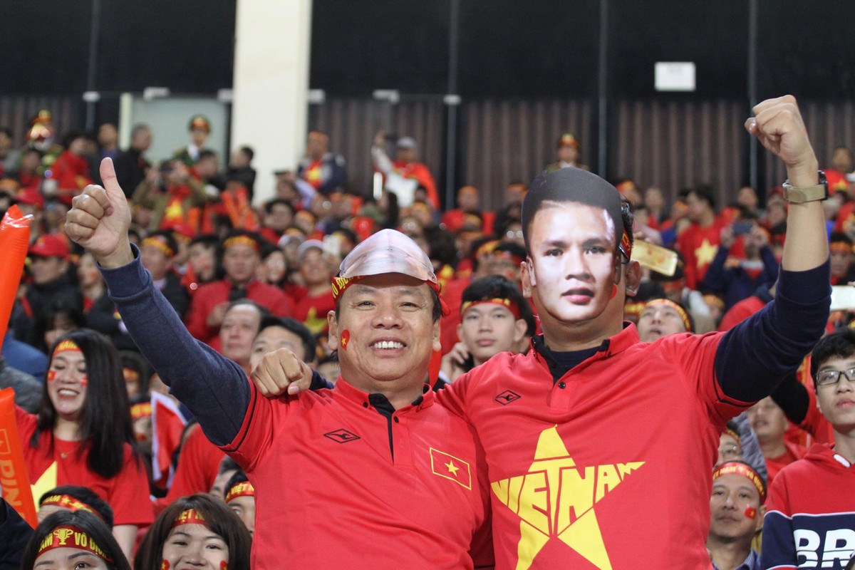 Gianh thang loi chung cuoc 3-2, DT Viet Nam gianh chuc vo dich AFF Cup 2018-Hinh-11