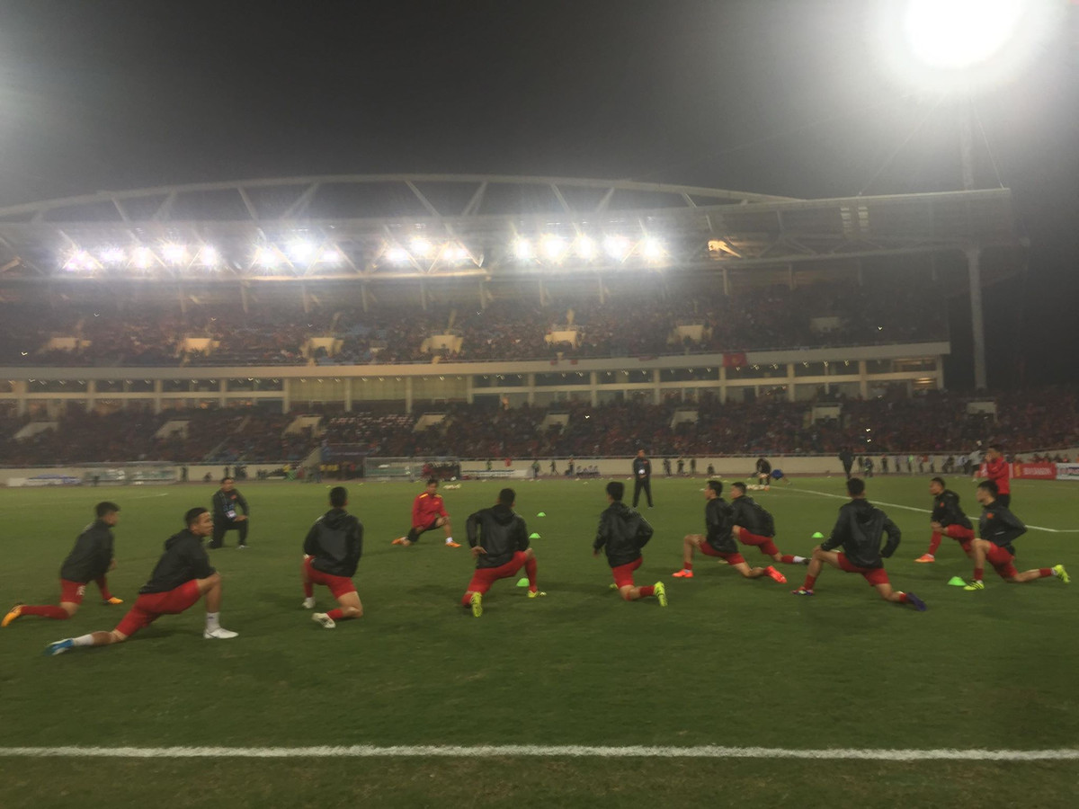 Gianh thang loi chung cuoc 3-2, DT Viet Nam gianh chuc vo dich AFF Cup 2018-Hinh-9