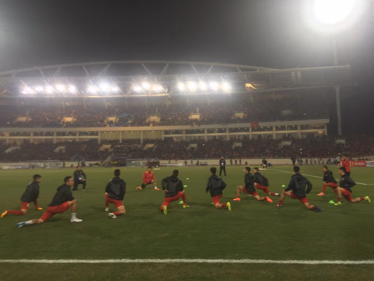 Gianh thang loi chung cuoc 3-2, DT Viet Nam gianh chuc vo dich AFF Cup 2018-Hinh-9