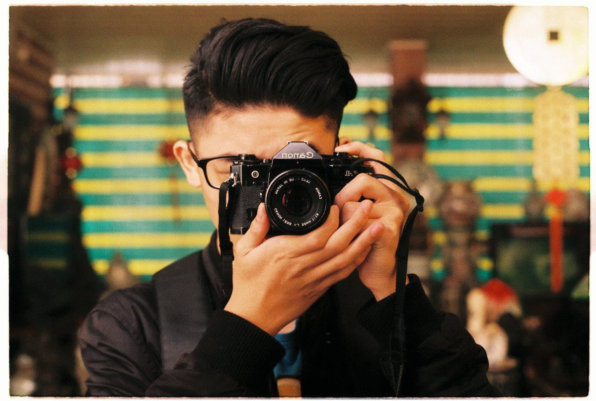 Bên cạnh đam mê hát rap, chàng nam sinh Xuân Đức còn có sở thích chụp ảnh và sưu tầm những chiếc máy phim cổ. Không chỉ có vậy, anh chàng này còn là thành viên tích cực của CLB nhiếp ảnh trẻ trường Quang Trung.