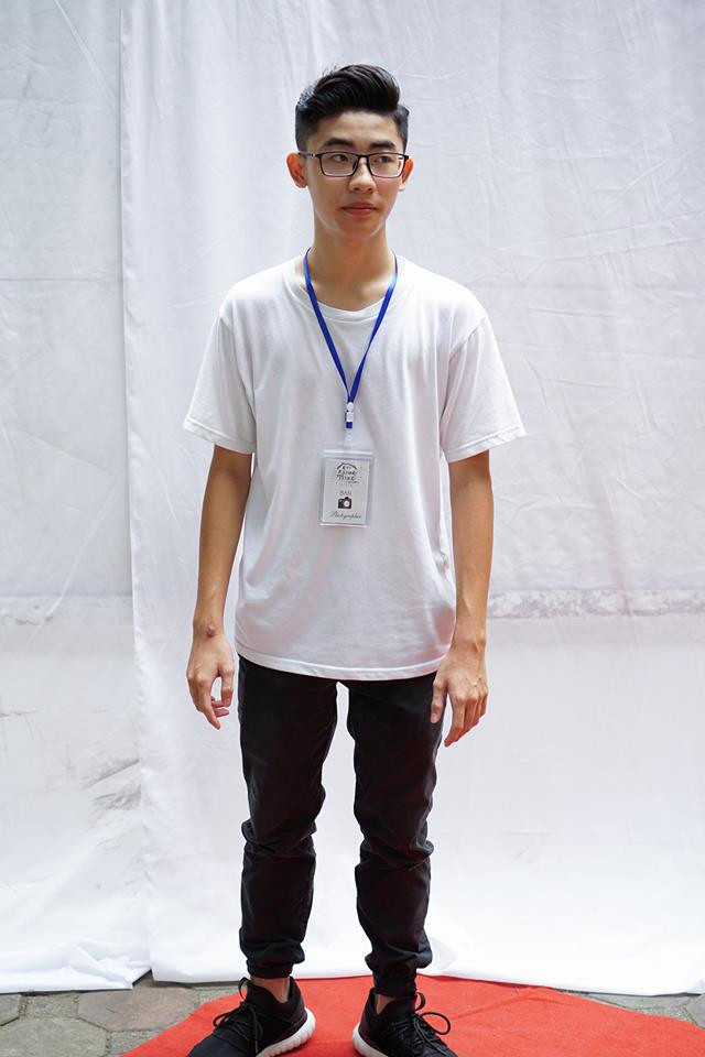 Nam sinh chuyên hóa Hà thành đọc rap thả tính cực tình gây sốt mạng xã hội, đó là Nguyễn Xuân Đức, hiện đang là học sinh của trường THPT Quang Trung - Đống Đa - Hà Nội.