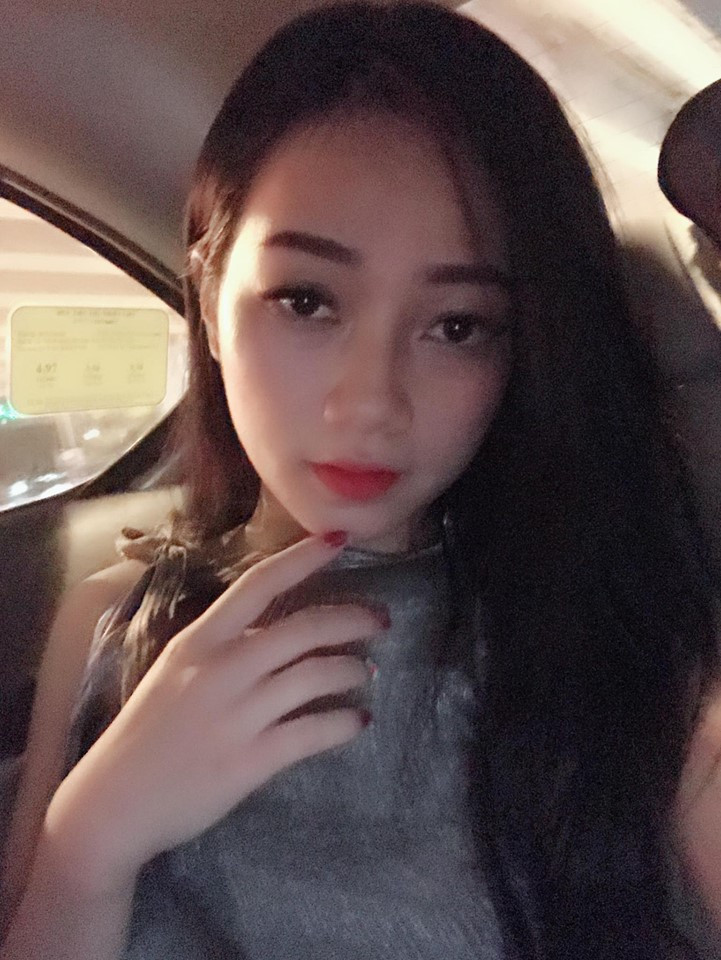 Nickname Hà Quang chia sẻ: "Đúng là chẳng bao giờ nên tin vào những bức ảnh được đăng tải trên MXH, bởi nó khác đời thường một trời, một vực. Từ cô gái cằm tròn đã biến thành v.line thần thánh đến không ngờ".