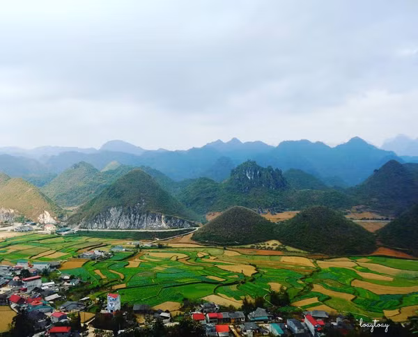 Núi Đôi Cô Tiên là một cảnh đẹp thiên nhiên không thể bỏ qua khi đến Hà Giang. (Ảnh: loaytoay).