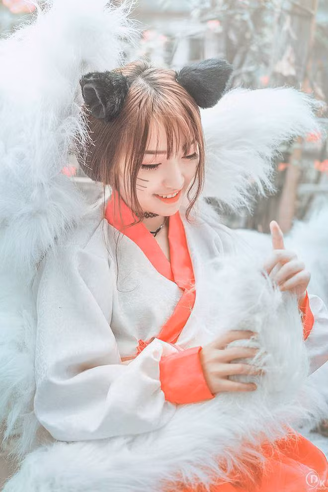 Không chỉ sở hữu gương mặt xinh xắn, giọng nói dễ thương, nữ streamer Nhật Hoa còn có khá nhiều tài lẻ như vẽ, làm Vlog và cosplay.