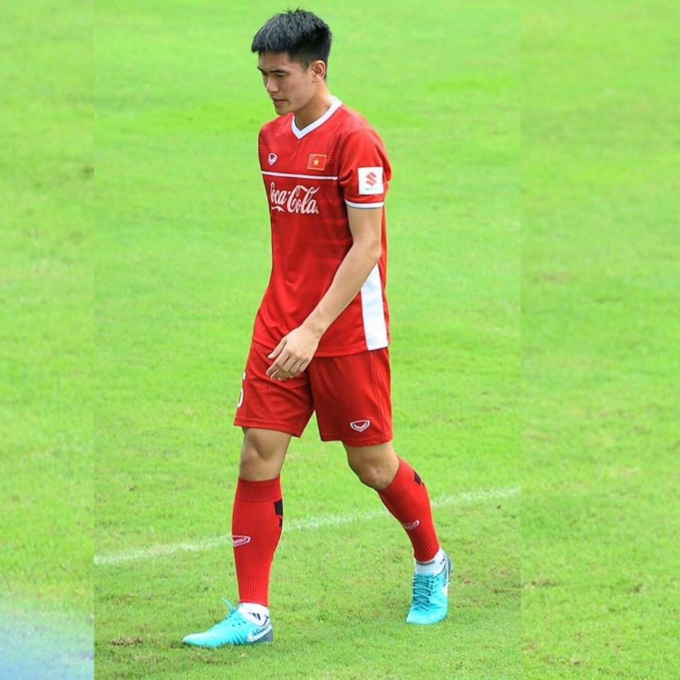 Cùng với Đình Trọng, Thành Chung thì Tấn Sinh được hy vọng sẽ trở thành bộ 3 trung vệ thép của U23 Việt Nam tại VL U23 châu Á sắp tới.