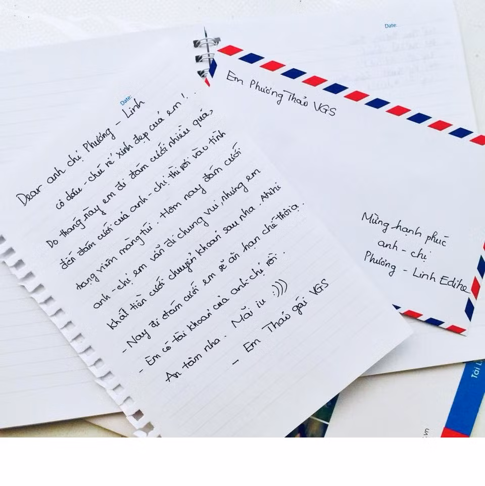 Vì quá nhiều đám cưới trong cùng 1 tháng nên, cô sinh viên tên Phương Thảo đã phải viết bức tâm thư gửi đến cô dâu tên Linh và chú rể tên Phương. Kèm theo đó là dòng hứa sẽ chuyển khoản và ăn hạn chế.