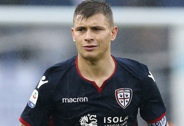 Corriere dello Sport số ra ngày thứ 3 cho biết cầu thủ Nicolo Barella đã đồng ý các điều khoản cá nhân với Inter Milan. Bản thân tiền vệ thuộc biên chế Cagliari cũng úp mở về tương lai sắp tới.