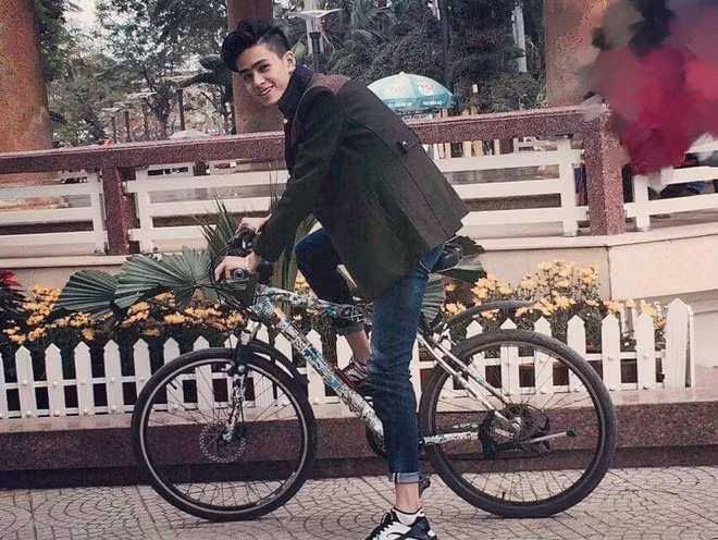 Trước thắc mắc của mọi người rằng liệu Gia Huy có phải con lai không, cậu bạn cho biết mình là người Việt 100%. Thần tượng của Gia Huy là Justin Bieber và rapper G-Eazy vậy nên phong cách ăn mặc và đầu tóc của cậu bạn này cũng có phần hơi hướng giống họ.