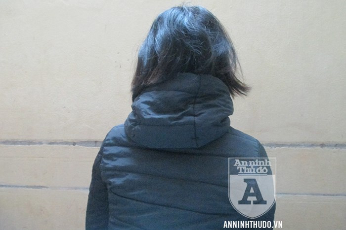 Loi ke cua nguoi phu nu bi ke ngao da loa the kem 16 tuoi doi “yeu”