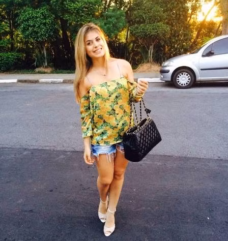 Nụ cười sáng cùng với làn da đậm chất Nam Mỹ là những đặc điểm để nhận ra Gabrieli Emboaba.