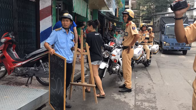 Được biết, cùng thời điểm này năm ngoái UBND quận 1 rầm rộ ra quân bảo đảm trật tự lòng đường vỉa hè.
