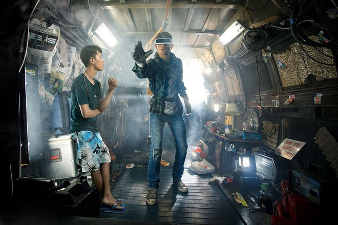 Kể về các công đoạn để làm nên tấm hình khiến dân mạng tấm tắc khen ngợi của mình, Xuân Huy cho biết rằng đầu tiên phải chọn ảnh cần ghép rồi xem đặt ánh sáng, góc chụp của bức hình, quan trọng nhất vẫn là hai bước đó. Khi nào nắm được góc chụp và hướng sáng của ảnh thì việc photoshop về sau nhẹ nhàng hơn.