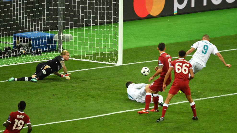 Phân tích sâu hơn về bước ngoặt của trận đấu khi Garth Bale vào sân của Zidane ta thấy HLV người Pháp là con người rất tinh. Khi Liverpool có bàn thắng gỡ hòa của Mane, CLB đến từ nước Anh hừng hực khí thế và gia tăng sức ép kinh khủng lên khung thành của Navas. Nếu theo suy nghĩ của nhiều người Zidane tung một hậu vệ hay tiền vệ có thiên hướng phòng ngự vào sân để làm giảm nhiệt của Liverpool. Nhưng không, HLV Pháp đã chọn cách đưa Isco ra sân để thay vào đó bằng một Bale có tốc độ kinh hoàng và cái chân trái cực uy lực.