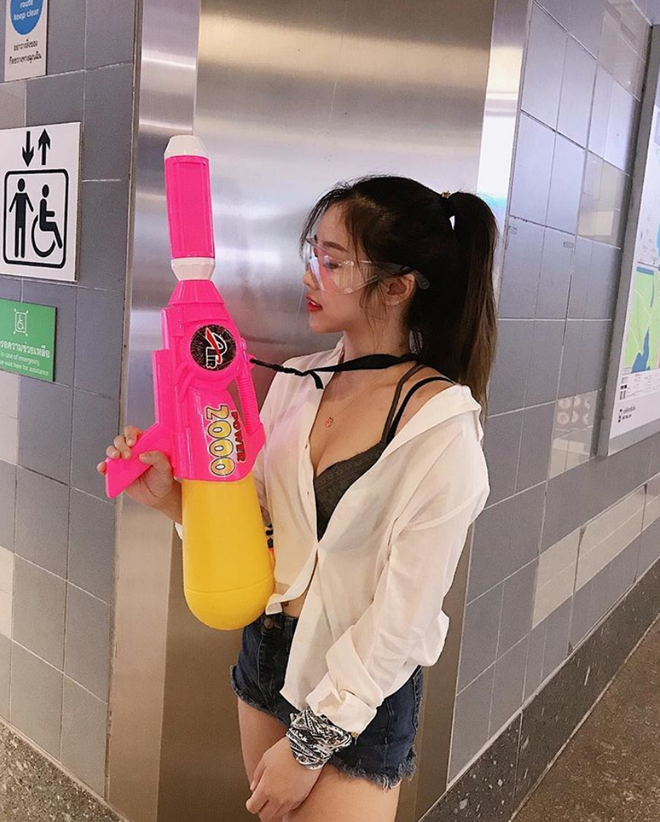 Đến hẹn lại lên, tháng 4 là thời điểm giới trẻ trên khắp thế giới lại rủ nhau đến Thái Lan để tham gia Tết té nước mừng năm mới Songkran.