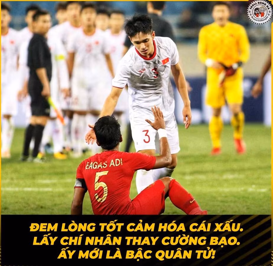 Dù bị đối phương chơi xấu rất nhiều nhưng U23 Việt Nam vẫn được khen ngợi là có những hành động đẹp sau khi trận đấu kết thúc.