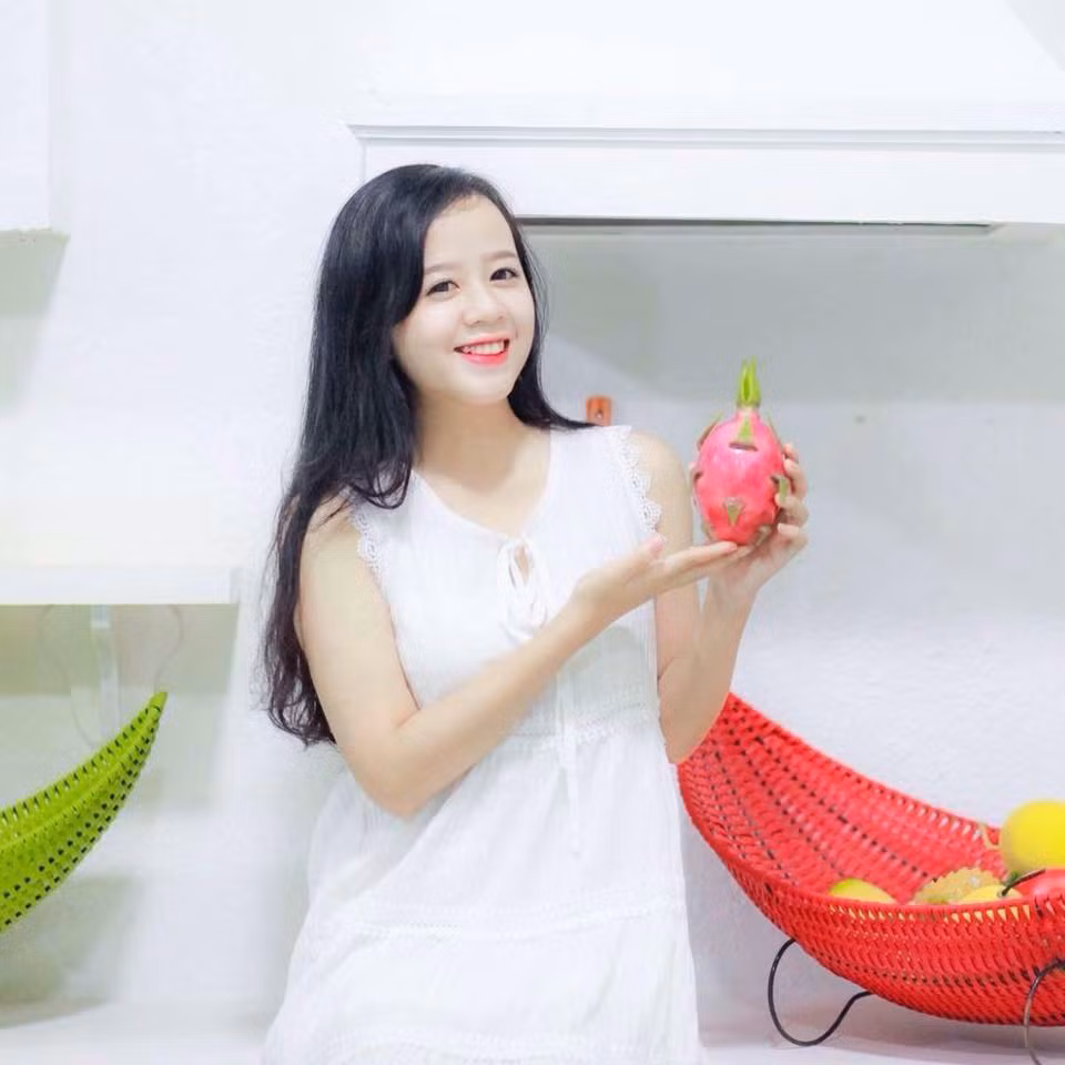 Hiện tại mục tiêu lớn nhất của Thanh Loan đó là học tập để có được tấm bằng cử nhân sau đó mới tính toán tiếp công việc trong tương lai. Nhưng vì là dân kinh tế cô bạn này muốn nghiên cứu và phát triển kinh doanh một sản phẩm riêng hơn là theo nghiệp nghệ thuật.