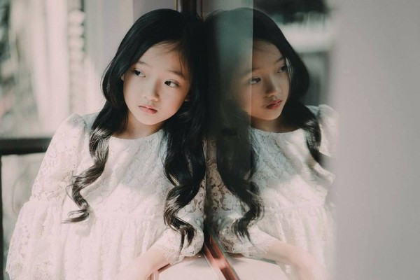 Bên cạnh đó, cô bé cũng là gương mặt mẫu nhí rất được yêu thích bởi khả năng trình diễn và làm mẫu chuyên nghiệp của mình.