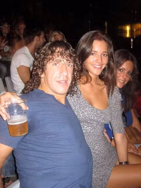 Tên tuổi của người đẹp Malena từng nổi đình đám khi cô cặp kè với lão tướng của Barca - Carles Puyol. Tuy nhiên, chuyện tình của cặp trai tài gái sắc kết thúc chóng vánh sau 1 năm hẹn hò khiến người hâm mộ nuối tiếc.