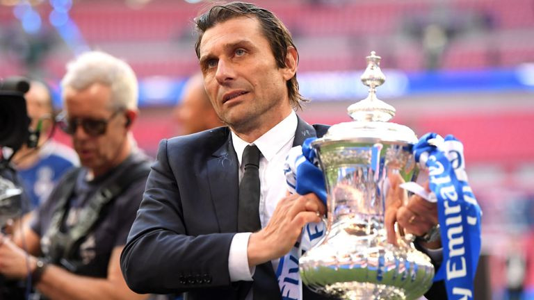 Theo nguồn tin của mình, Sky Sport khẳng định Antonio Conte đã từ chối nhận lời mời đảm nhận vai trò HLV của Real Marid.