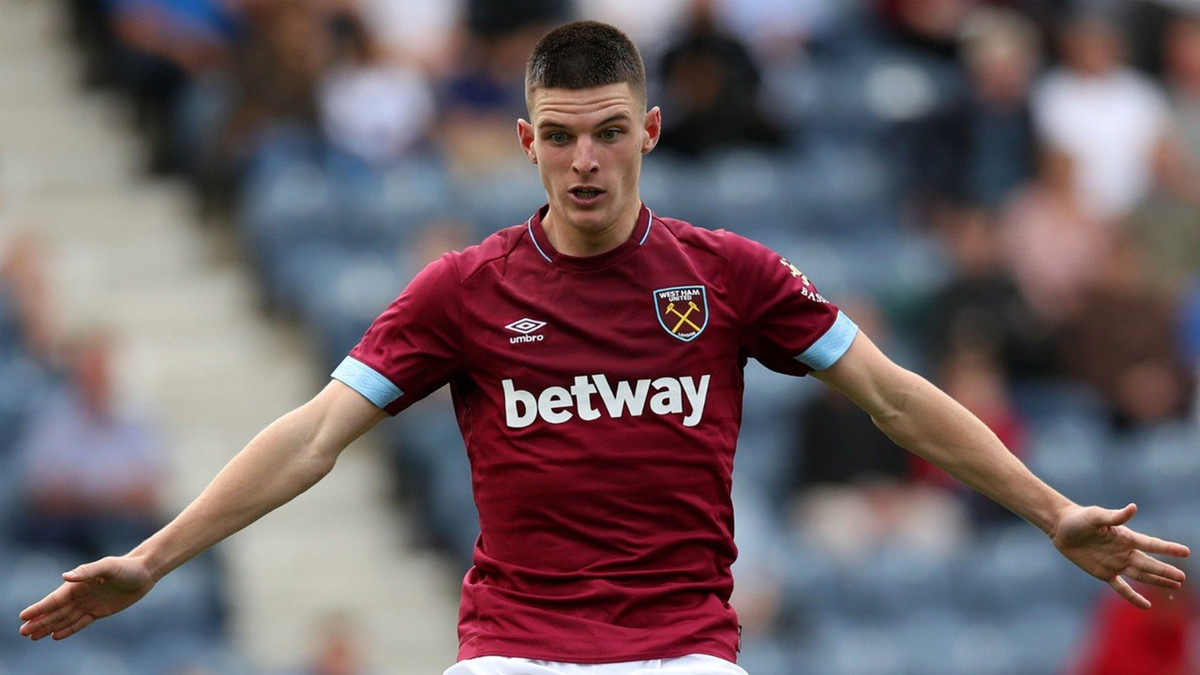 Chelsea bất ngờ nhắm đến ngôi sao trẻ tài năng là Declan Rice của đội bóng cùng thành phố West Ham United.