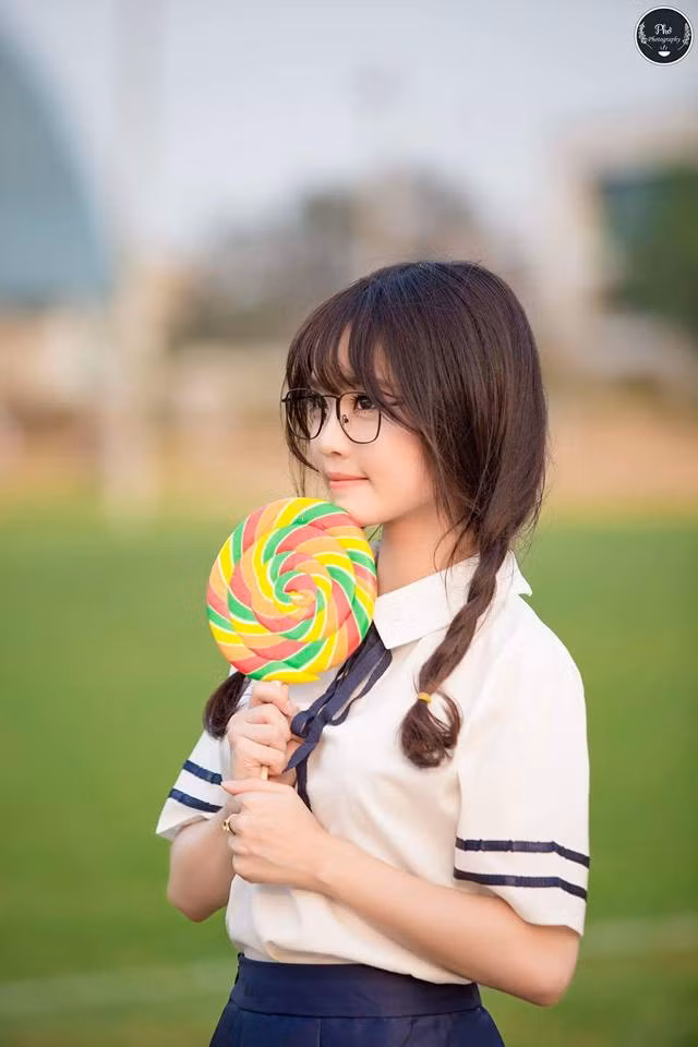 Nói về bộ ảnh chào tuổi 23 của mình, Ái Vi nói rằng chụp để lưu lại những khoảnh khắc thanh xuân của mình và cũng là tự tặng mình một món quà sinh nhật đầy ý nghĩa.