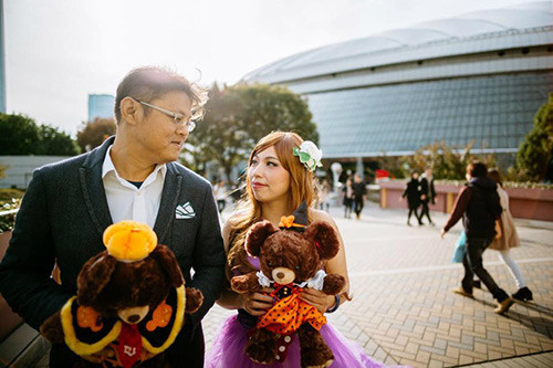 Khuôn mặt của cặp đôi này khiến cho bộ ảnh cưới này trở nên thảm họa.