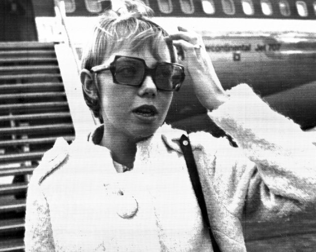 Trong một vụ tai nạn máy bay trên sông Amazon vào năm 1971, Juliane Koepcke đã may mắn sống sót. Mặc dù đã phải sống trong rừng nhiệt đới với rất nhiều loài động vật hoang dã trong vài ngày và cơ thể đầy những vết bầm tím nhưng cô gái 17 tuổi này vẫn sống sót nhờ một số người dân địa phương kịp thời phát hiện.