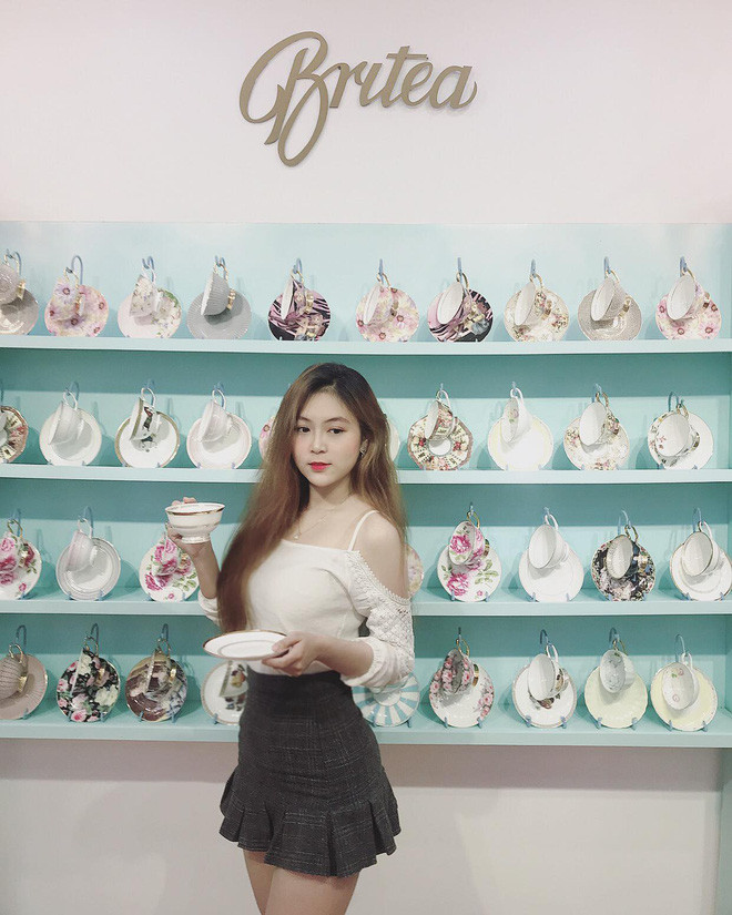 Mặc dù nhận được vô vàn lời khen từ CĐM nhưng Trần Trân cũng có không ít lời đàm tiếu từ dân mạng về quá khứ từng làm người mẫu nội y của mình.