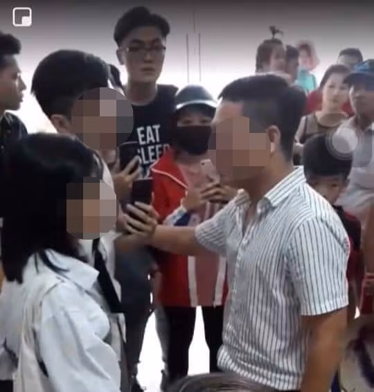 Xon xao clip nguoi dan ong 