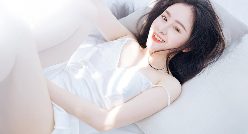 Đầu năm 2017, Huyền Anh bất ngờ thi The Face Việt Nam song bị loại từ vòng online. Sau đó, cô cũng tung ra thị trường 2 MV được đầu tư khá công phu nhưng cũng không gây chú ý. Hiện Bà Tưng được cho kinh doanh mỹ phẩm và thường đăng tải những hình ảnh ăn mặc kín đáo, chững chạc.