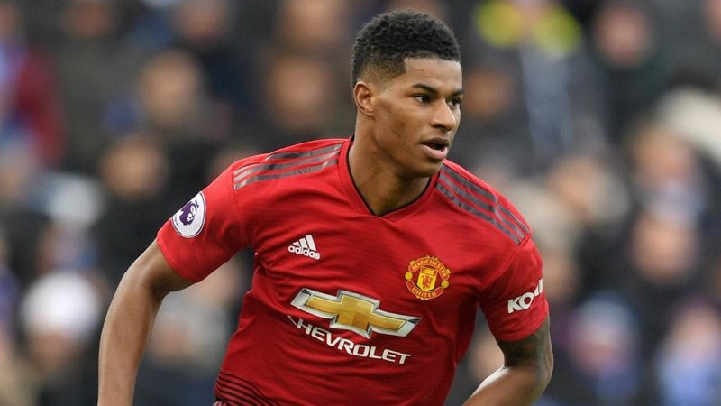 MU đang có ý định gia hạn hợp đồng mới với Rashford, giao kèo giữa cả 2 sẽ có thêm 4 mùa giải, tức tiền đạo người Anh sẽ gắn bó với MU đến 2023 kèm theo điều khoản kích hoạt thêm 1 năm hợp đồng.